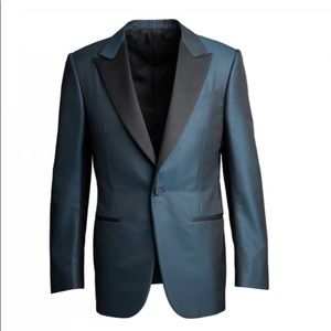 New w/ tags: Ermenegildo Zegna - Cashmere Silk Tuxedo Jacket - Size 46 R